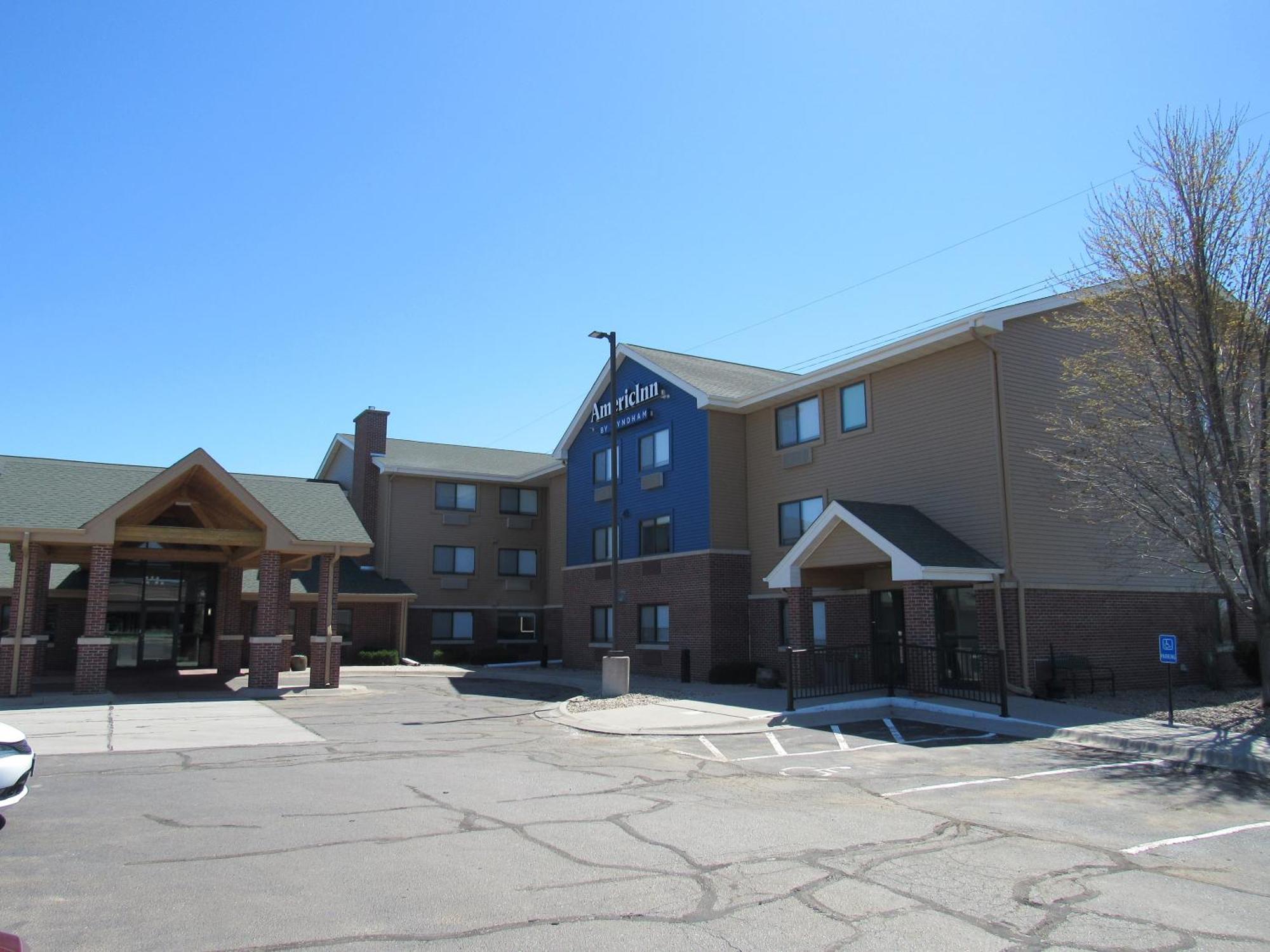 Americinn By Wyndham Lincoln South Extérieur photo