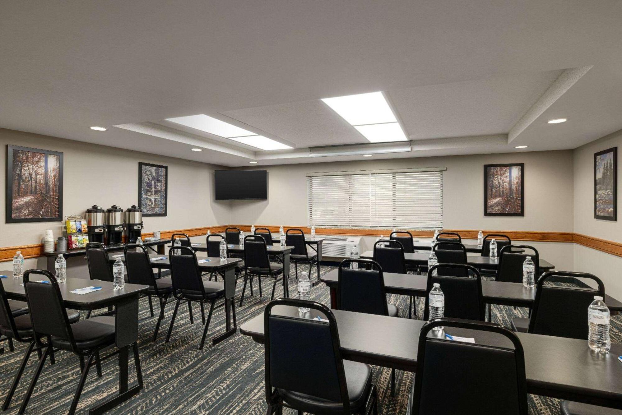 Americinn By Wyndham Lincoln South Extérieur photo